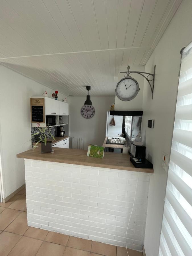 Petite Maison Au Calme, Dans Une Impasse L'Epine  Dış mekan fotoğraf