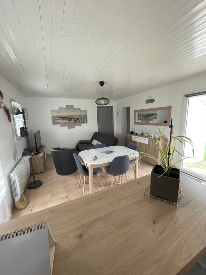 Petite Maison Au Calme, Dans Une Impasse L'Epine  Dış mekan fotoğraf